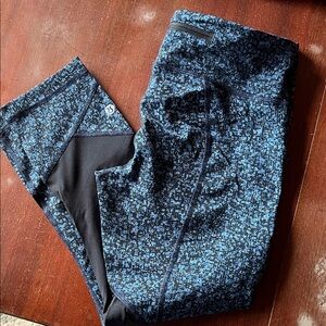 Lululemon Athletica Blue Patterned Capris